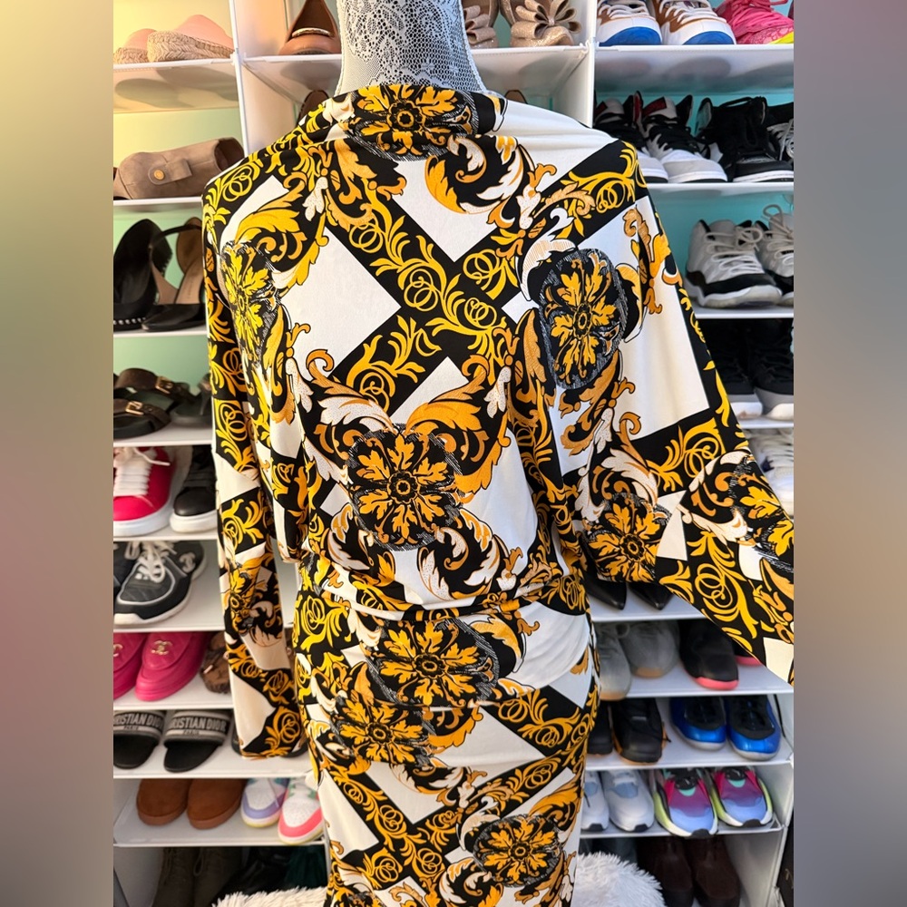 Symphony Yellow and Black Long Sleeve Dress - Picture 3 of 6